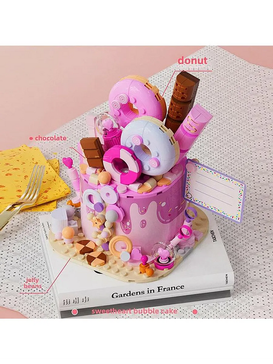 Конструктор «Розовый торт» от Sovabooks, 256 элементов, изображение яркого торта с деталями для сборки.