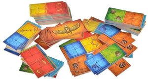 Настольная игра "Пирамиды" Sovabooks, стратегическая игра с яркими пирамидальными фигурами на игровой доске.