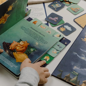 Настольная игра Карта сонных приключений Sovabooks с яркими иллюстрациями и игровыми компонентами.