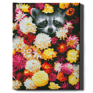 Алмазная мозаика Енот в цветах от Sovabooks, набор для творчества 40x50 см, яркое изображение енота с цветами.