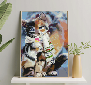 Алмазная мозаика Котик в шарфике, набор для творчества Sovabooks, размеры 40x50 см, изображение котика в шарфе
