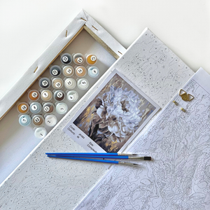Картина по номерам Дама на пляже от Sovabooks, набор для творчества с изображением женщины на берегу моря