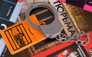 Настольная игра Монополия Большая Афера от Sovabooks, стратегическая игра для всей семьи, изображение коробки и игрового поля