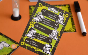 Настольная игра "Крокодил" от Sovabooks, семейная и party игра для веселых развлечений с изображением на коробке.