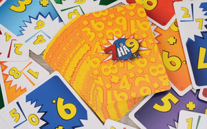 Настольная игра 7 на 9 Multi от Sovabooks, семейная настолка для всей семьи, изображение коробки и игрового поля