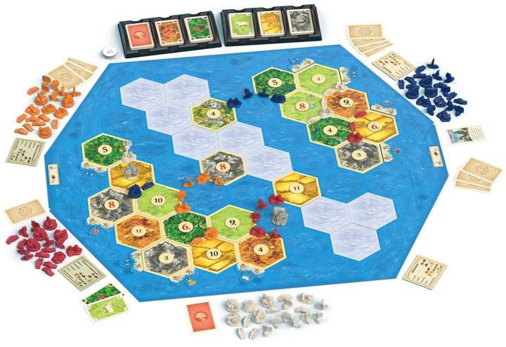 Настольная игра Catan. Мореплавці, стратегическая игра от Sovabooks, изображение коробки с игровым полем и кораблями.