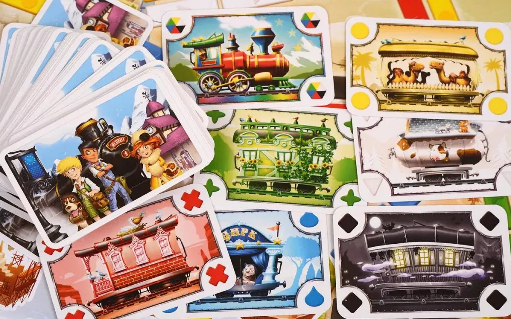 Настольная игра Ticket to Ride Junior Европа от SOVABOOKS, красочная коробка с изображением карты и игровых элементов