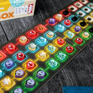 Кіт у коробці (УКР)