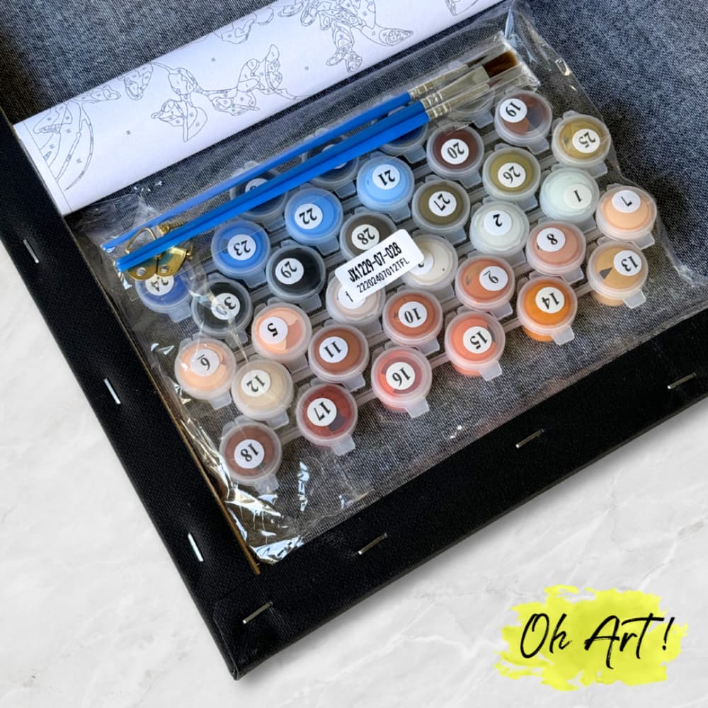 Картина по номерам Весёлый йоркширский терьер с золотистой краской.