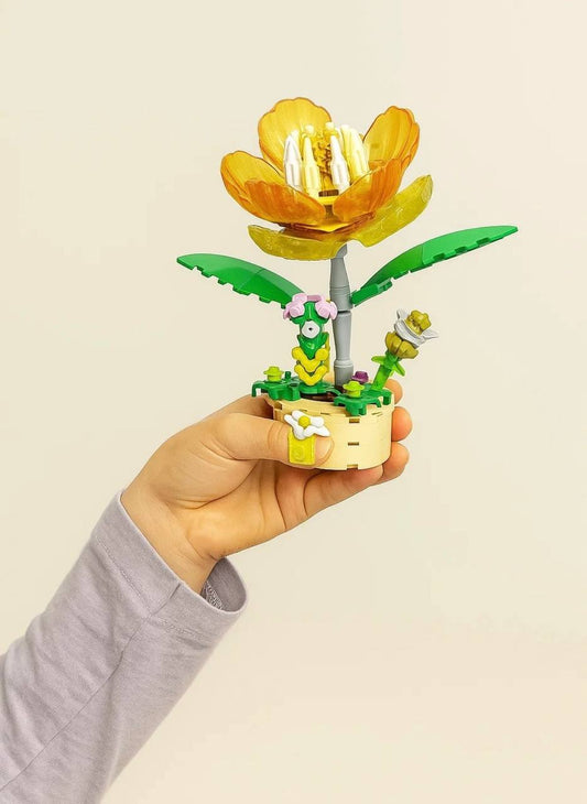 Конструктор «Золотой цветок» — декоративная модель с прозрачными лепестками