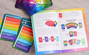 Настольная игра RED 7 от Sovabooks, яркая и увлекательная игра для вечеринок и развлечений.